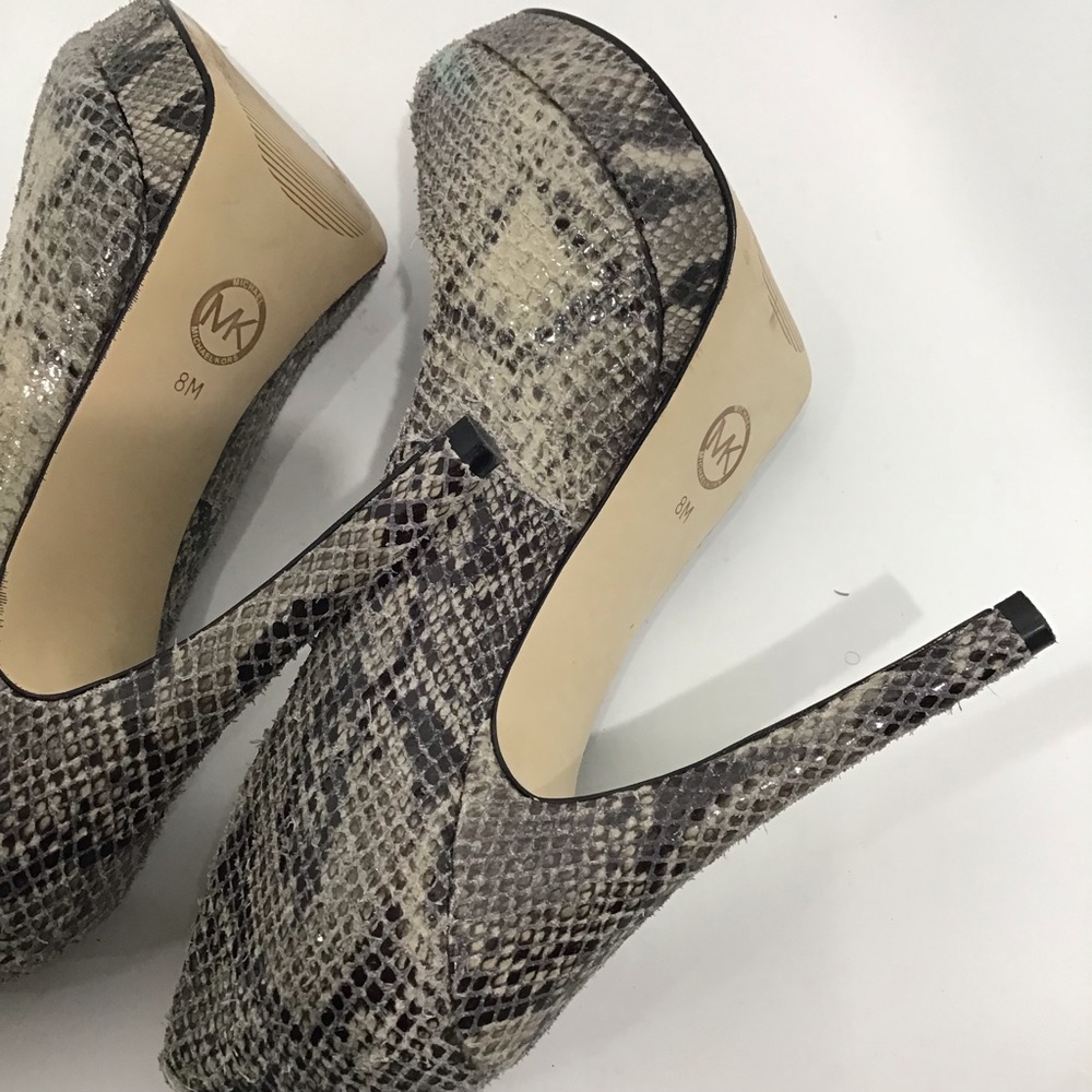 MICHAEL Michael Kors | Snakeskin Platform Pumps~8 - Picture 7 of 7